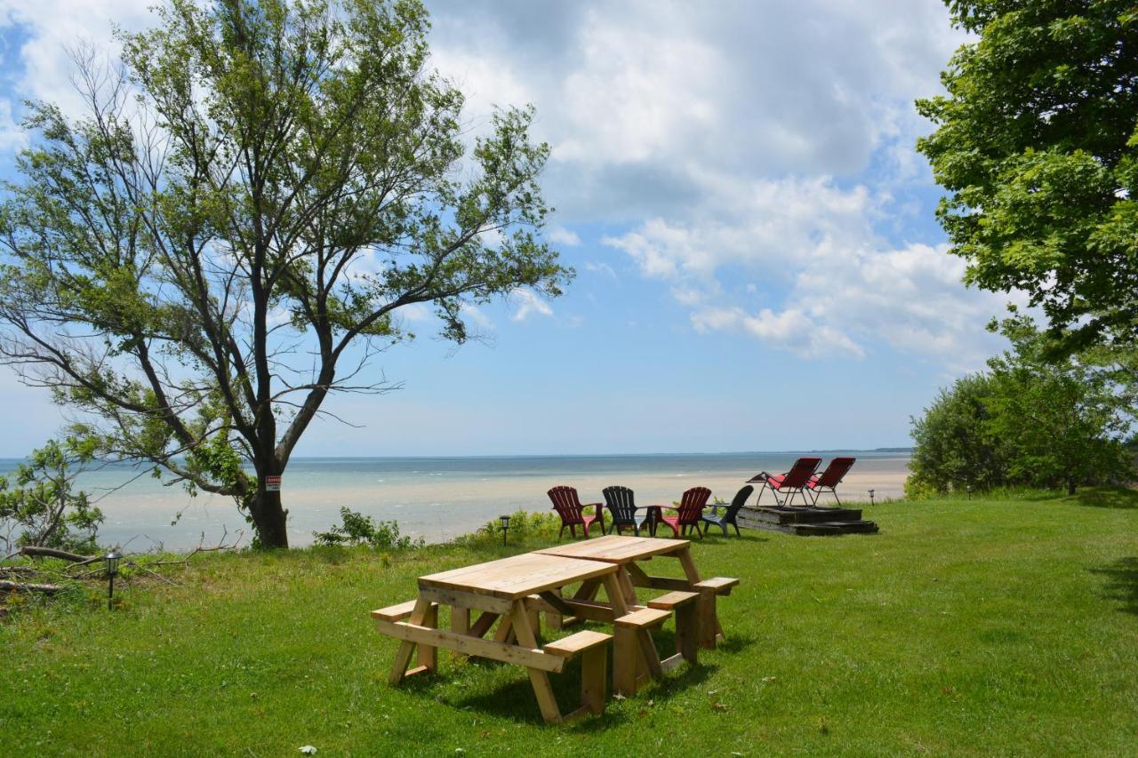 Birds Point Cottage On A Cliff Facing Lake Erie. Wheatley Eksteriør billede
