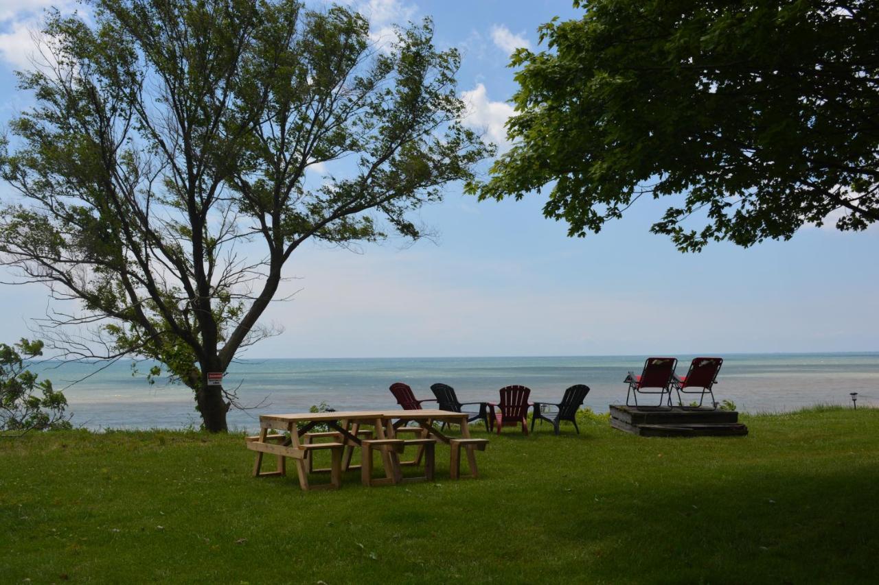 Birds Point Cottage On A Cliff Facing Lake Erie. Wheatley Eksteriør billede