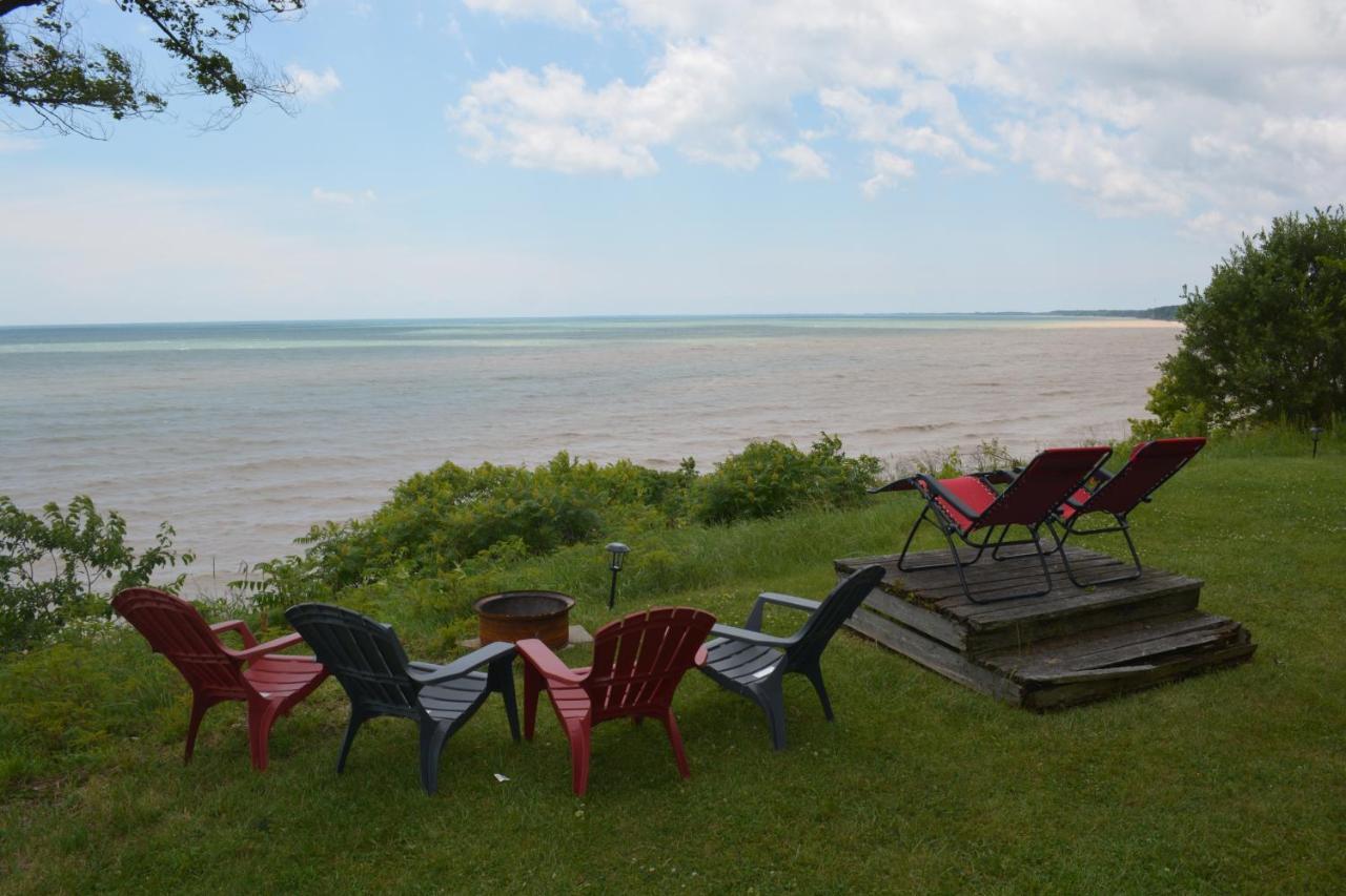 Birds Point Cottage On A Cliff Facing Lake Erie. Wheatley Eksteriør billede