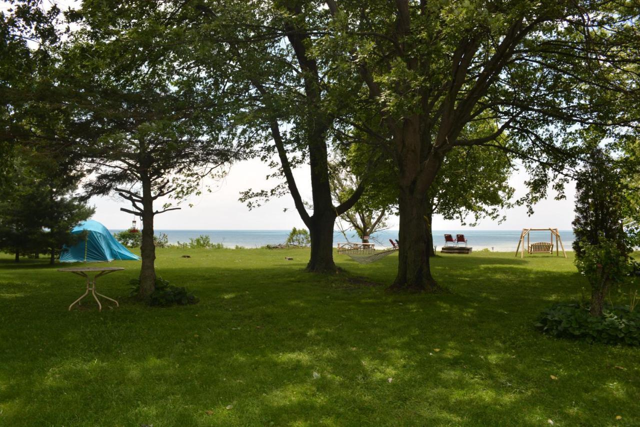Birds Point Cottage On A Cliff Facing Lake Erie. Wheatley Eksteriør billede